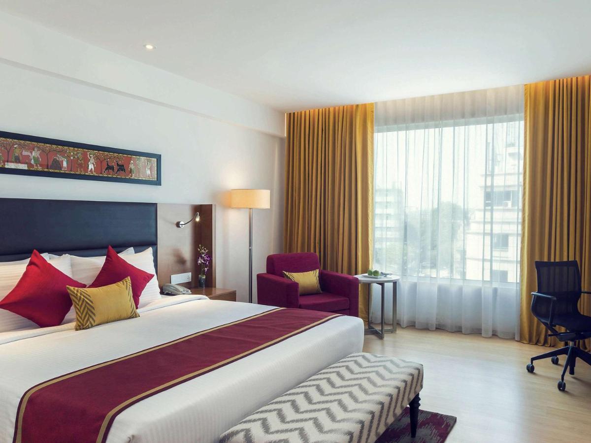 Mercure Hyderabad Kcp Banjara Hills, An Accor Hotel Exterior foto A room at the hotel